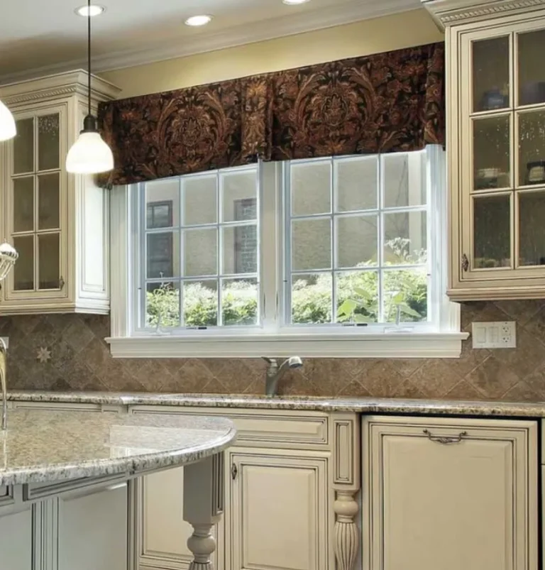 Choosing the Perfect Kitchen Valance: A Guide with Fresh Inspiration